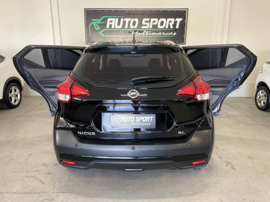 NISSAN - KICKS - 2016/2017 - Preta - R$ 82.900,00