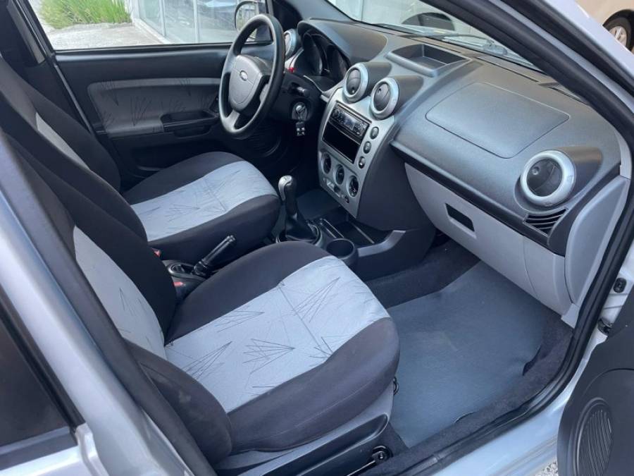 FORD - FIESTA - 2010/2010 - Prata - R$ 29.900,00
