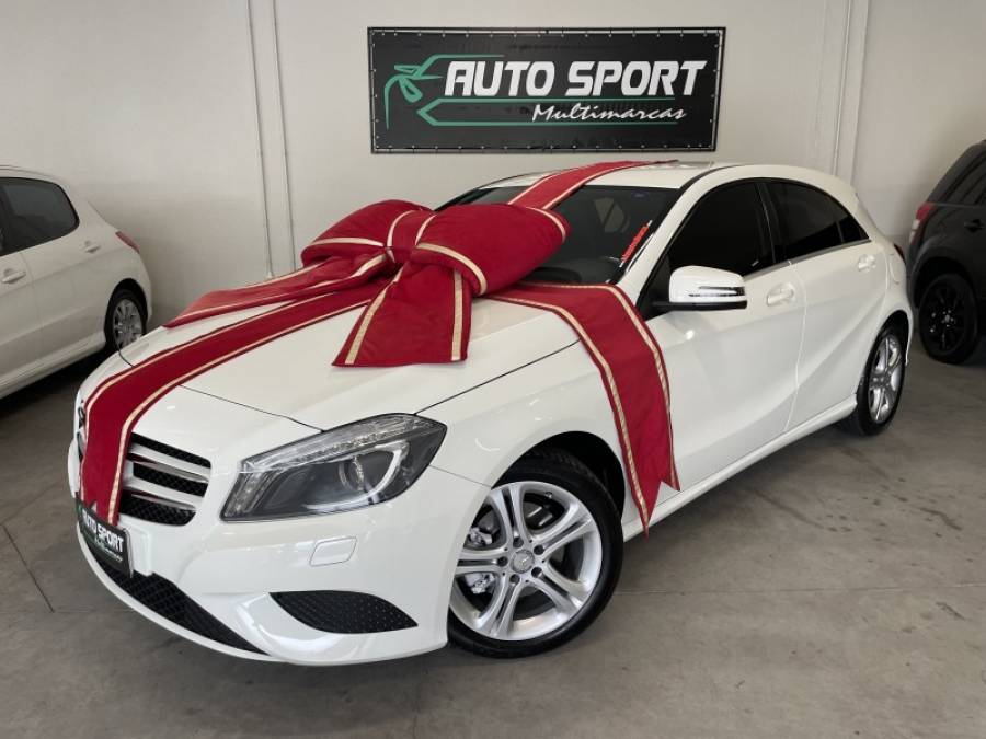 MERCEDES-BENZ - A 200 - 2015/2015 - Branca - R$ 93.900,00
