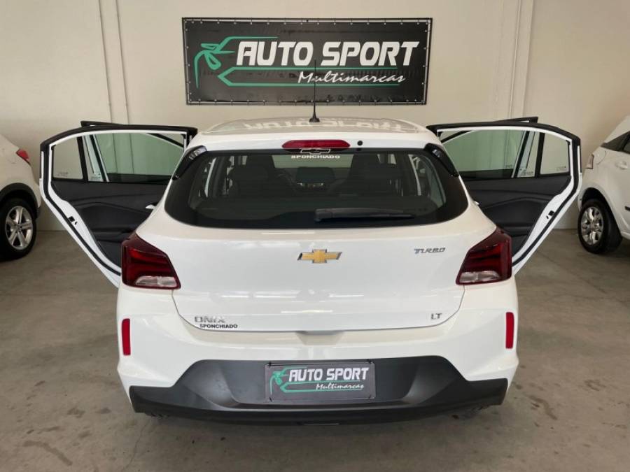 CHEVROLET - ONIX - 2021/2021 - Branca - R$ 78.500,00