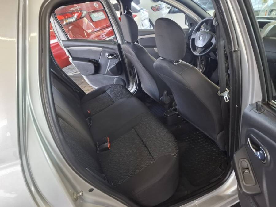 RENAULT - DUSTER - 2016/2016 - Prata - R$ 60.000,00