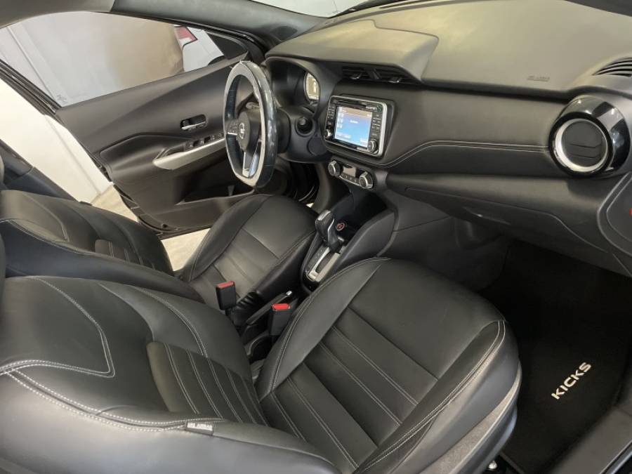 NISSAN - KICKS - 2016/2017 - Preta - R$ 82.900,00