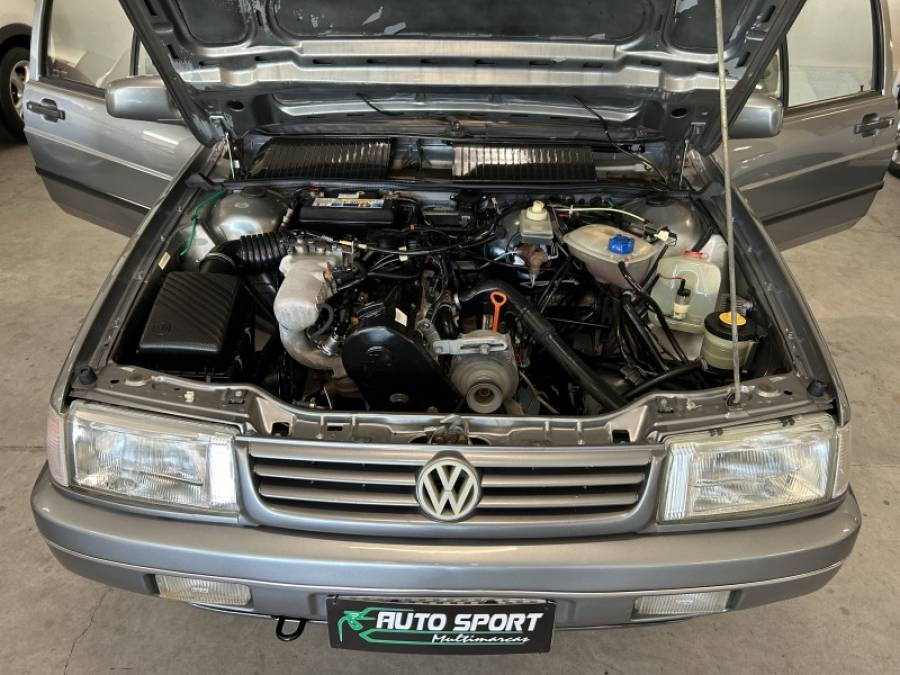 VOLKSWAGEN - SANTANA - 1995/1995 - Cinza - R$ 40.000,00