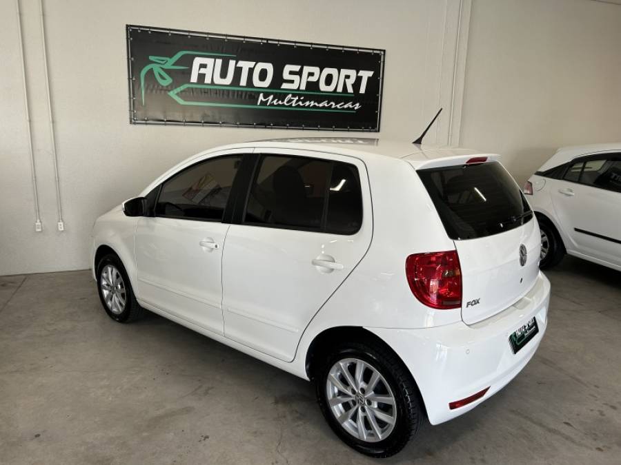 VOLKSWAGEN - FOX - 2014/2014 - Branca - R$ 46.900,00
