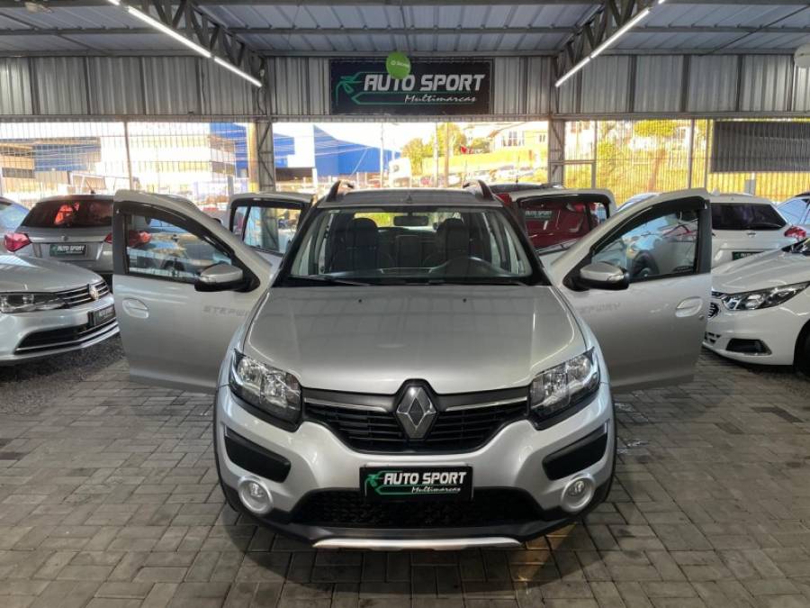 RENAULT - SANDERO - 2015/2015 - Prata - R$ 43.900,00