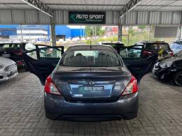 NISSAN - VERSA - 2016/2016 - Cinza - R$ 46.900,00