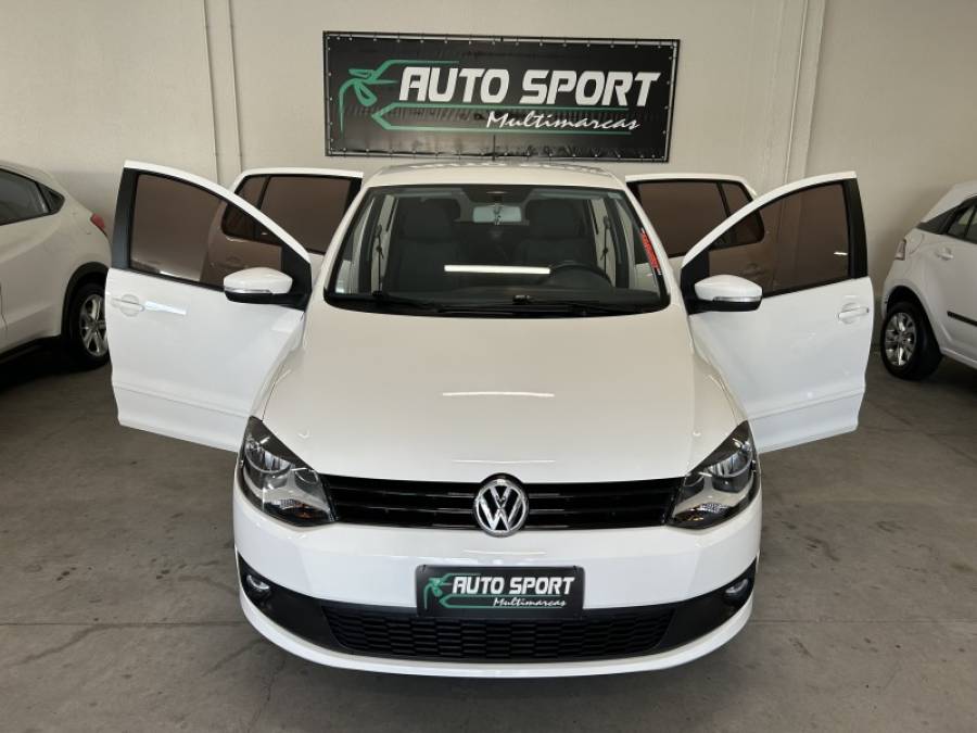 VOLKSWAGEN - FOX - 2014/2014 - Branca - R$ 46.900,00