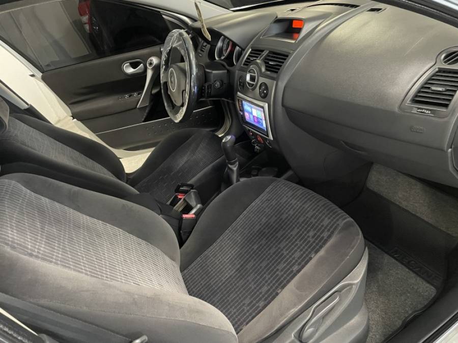 RENAULT - MÉGANE - 2011/2011 - Prata - Sob Consulta