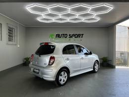 NISSAN - MARCH - 2013/2014 - Prata - R$ 40.900,00