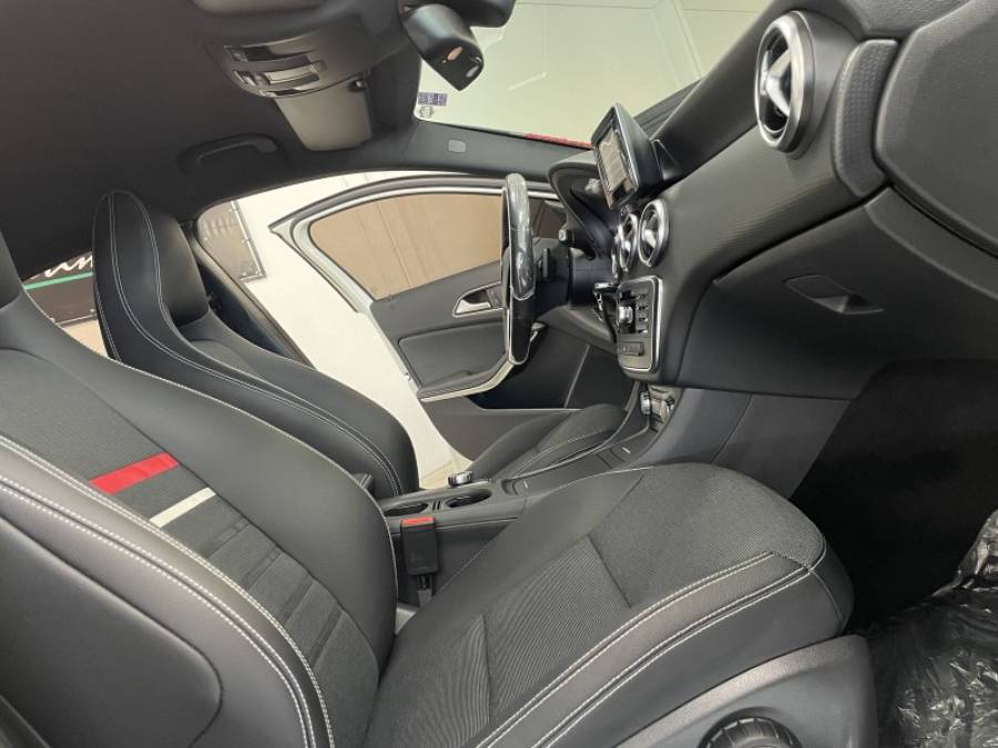 MERCEDES-BENZ - A 200 - 2015/2015 - Branca - R$ 93.900,00