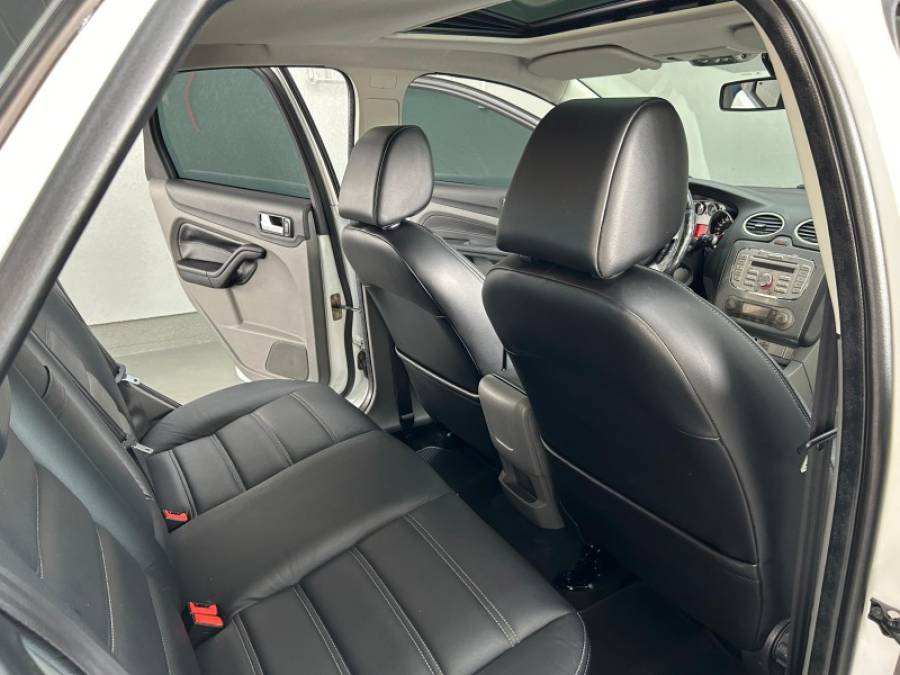 FORD - FOCUS - 2013/2013 - Branca - R$ 55.900,00