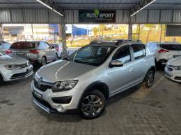 RENAULT - SANDERO - 2015/2015 - Prata - R$ 43.900,00