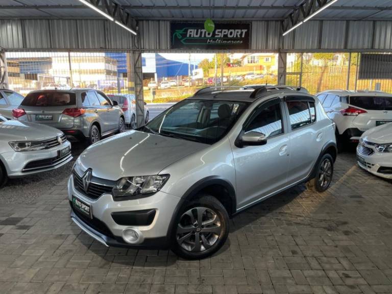 RENAULT - SANDERO - 2015/2015 - Prata - R$ 43.900,00