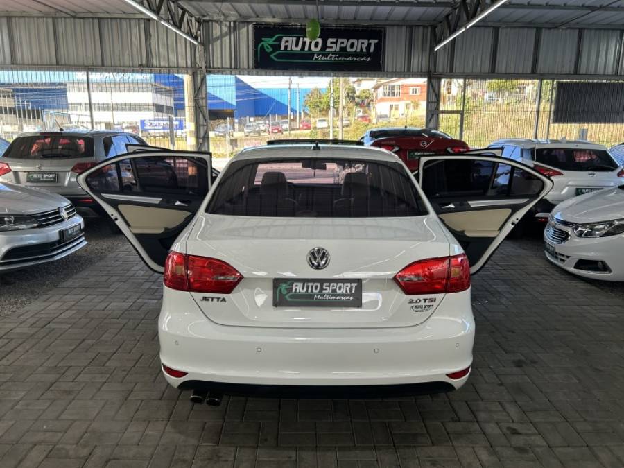 VOLKSWAGEN - JETTA - 2013/2013 - Branca - R$ 87.900,00