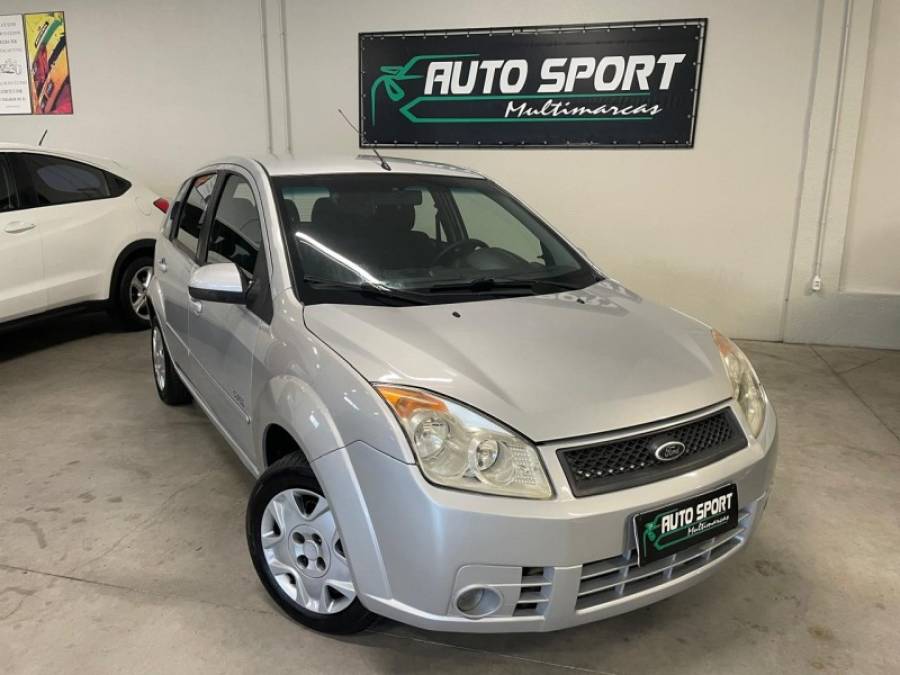 FORD - FIESTA - 2010/2010 - Prata - R$ 29.900,00