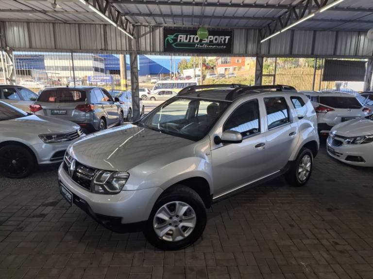 RENAULT - DUSTER - 2016/2016 - Prata - R$ 60.000,00