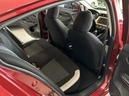 NISSAN - VERSA - 2022/2023 - Vermelha - R$ 97.800,00