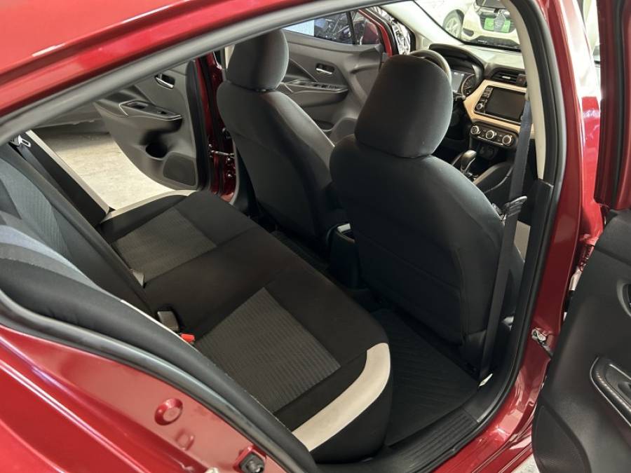 NISSAN - VERSA - 2022/2023 - Vermelha - R$ 97.800,00