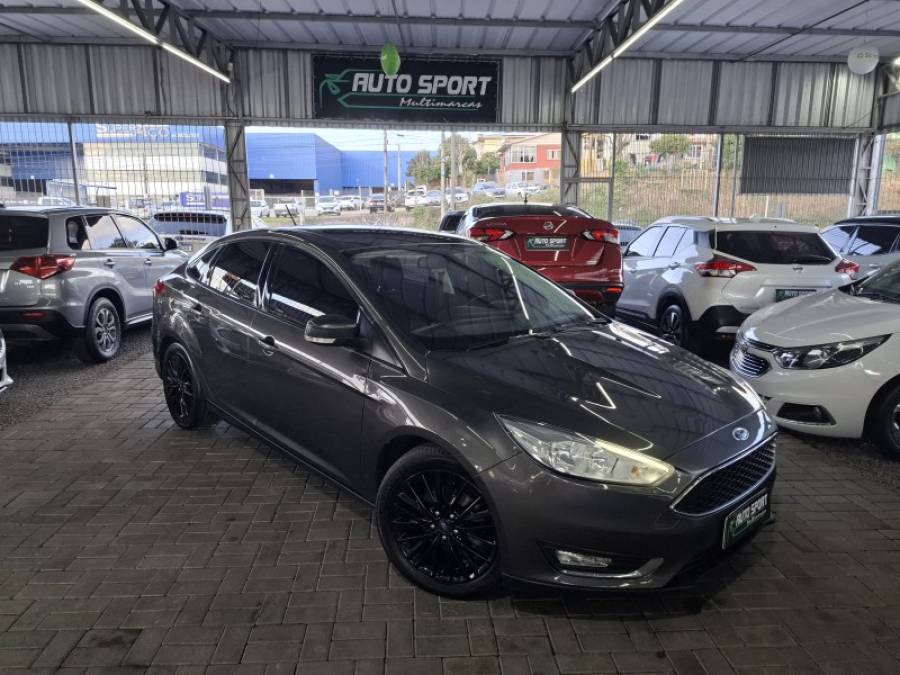 FORD - FOCUS - 2018/2018 - Cinza - R$ 60.000,00