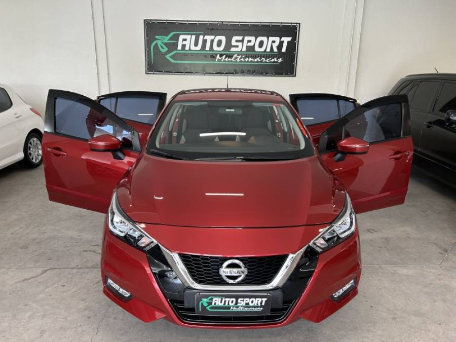 NISSAN - VERSA - 2022/2023 - Vermelha - R$ 97.800,00