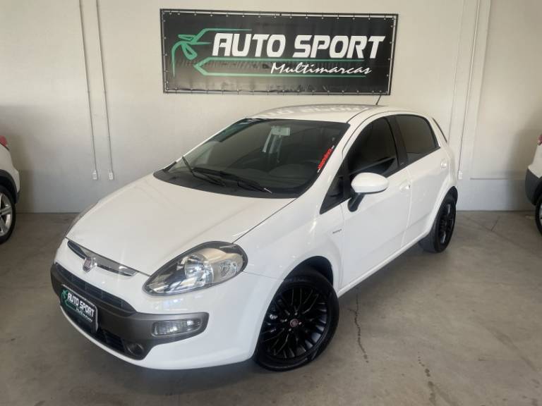 FIAT - PUNTO - 2013/2014 - Branca - R$ 41.900,00