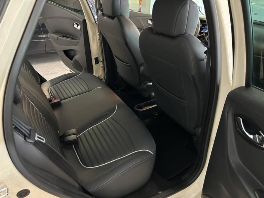 RENAULT - CAPTUR - 2017/2018 - Bege - R$ 78.800,00