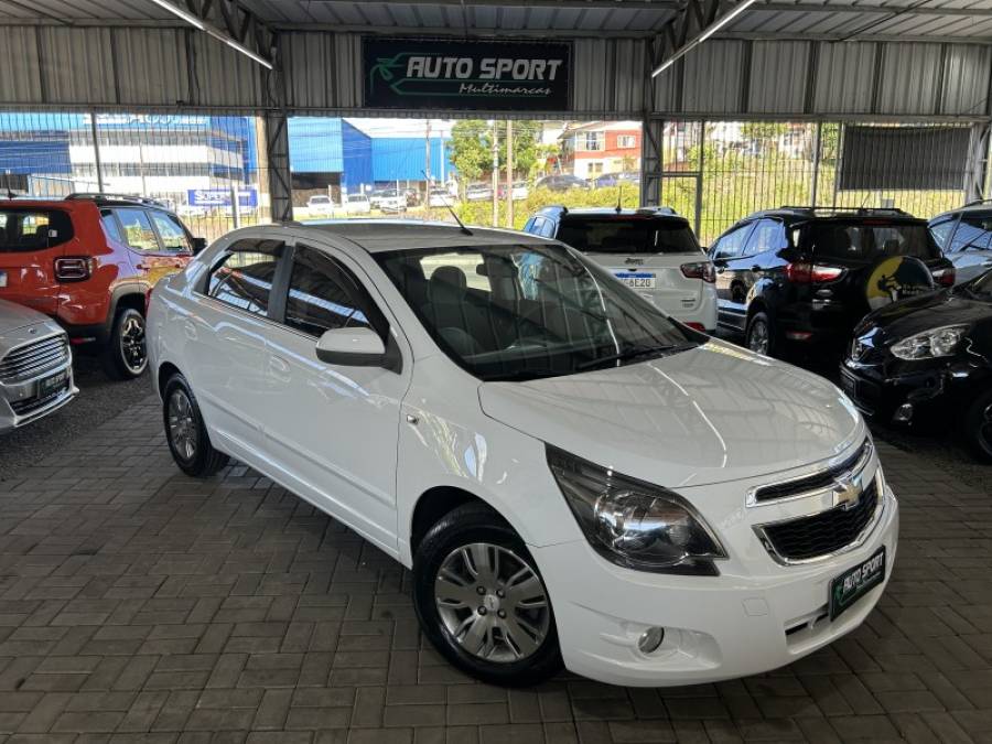 CHEVROLET - COBALT - 2013/2014 - Branca - R$ 42.000,00