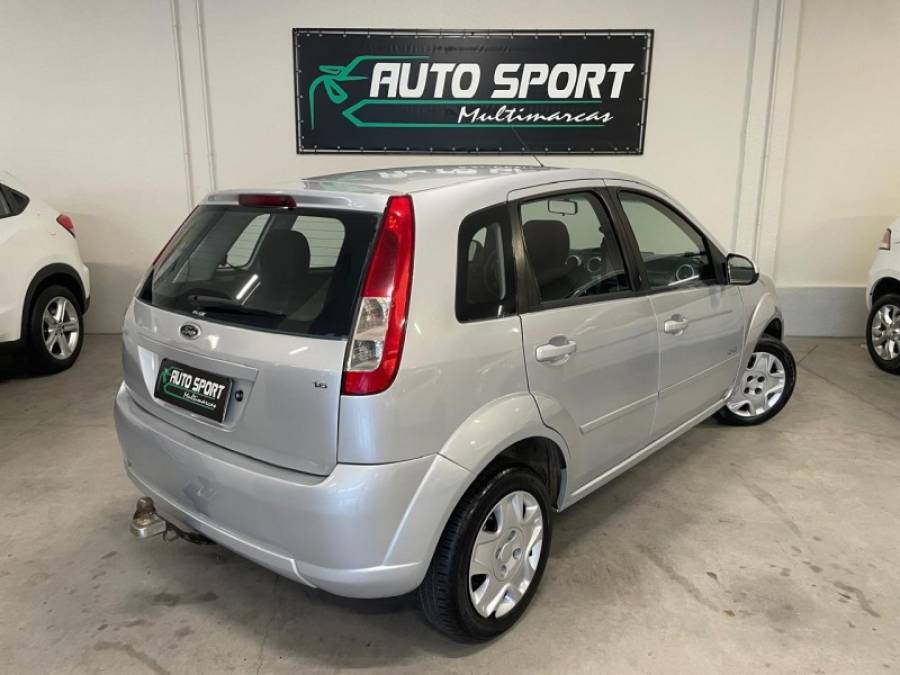FORD - FIESTA - 2010/2010 - Prata - R$ 29.900,00