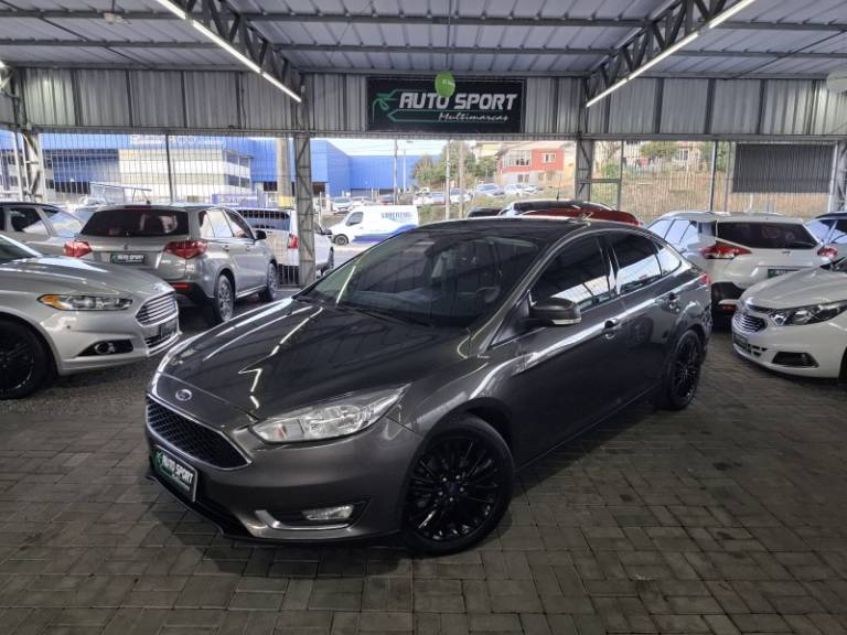 FORD - FOCUS - 2018/2018 - Cinza - R$ 60.000,00