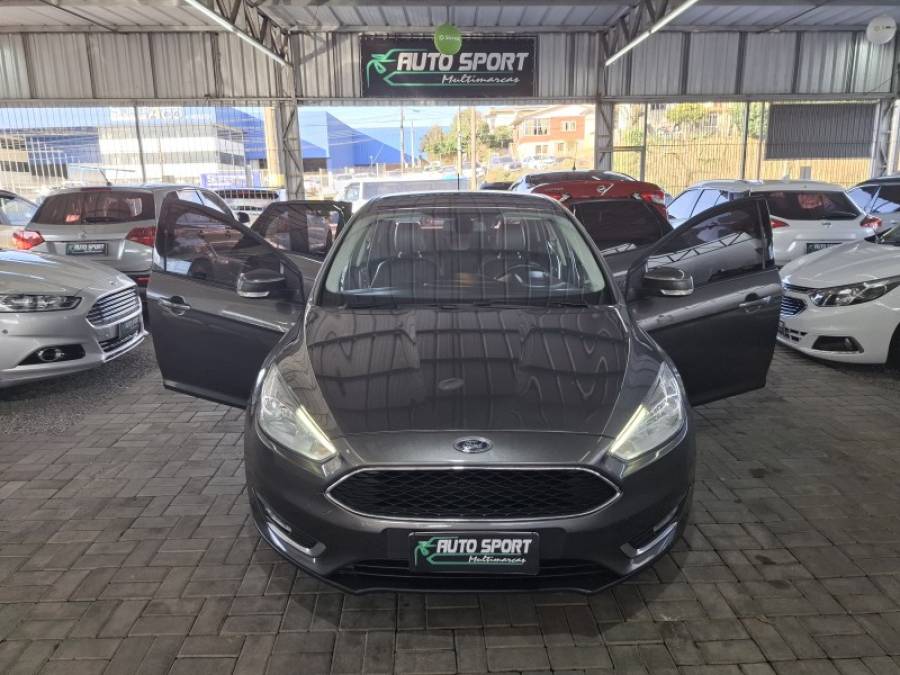 FORD - FOCUS - 2018/2018 - Cinza - R$ 60.000,00